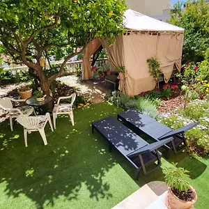 Super Flat, Garden. Bnbrickeys Apartamento